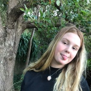 Meet your Posher, Isabella